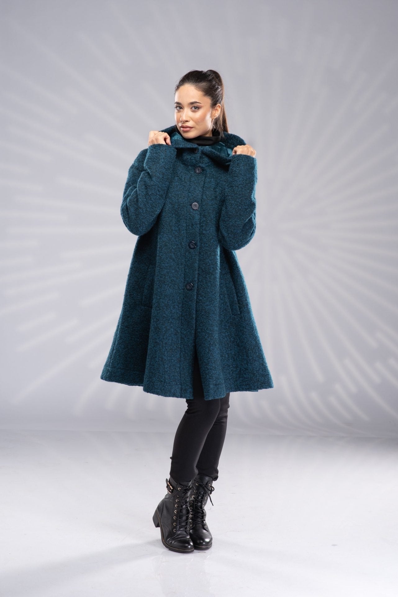Short Wool Swing Hooded Winter Warm Coat with Lining