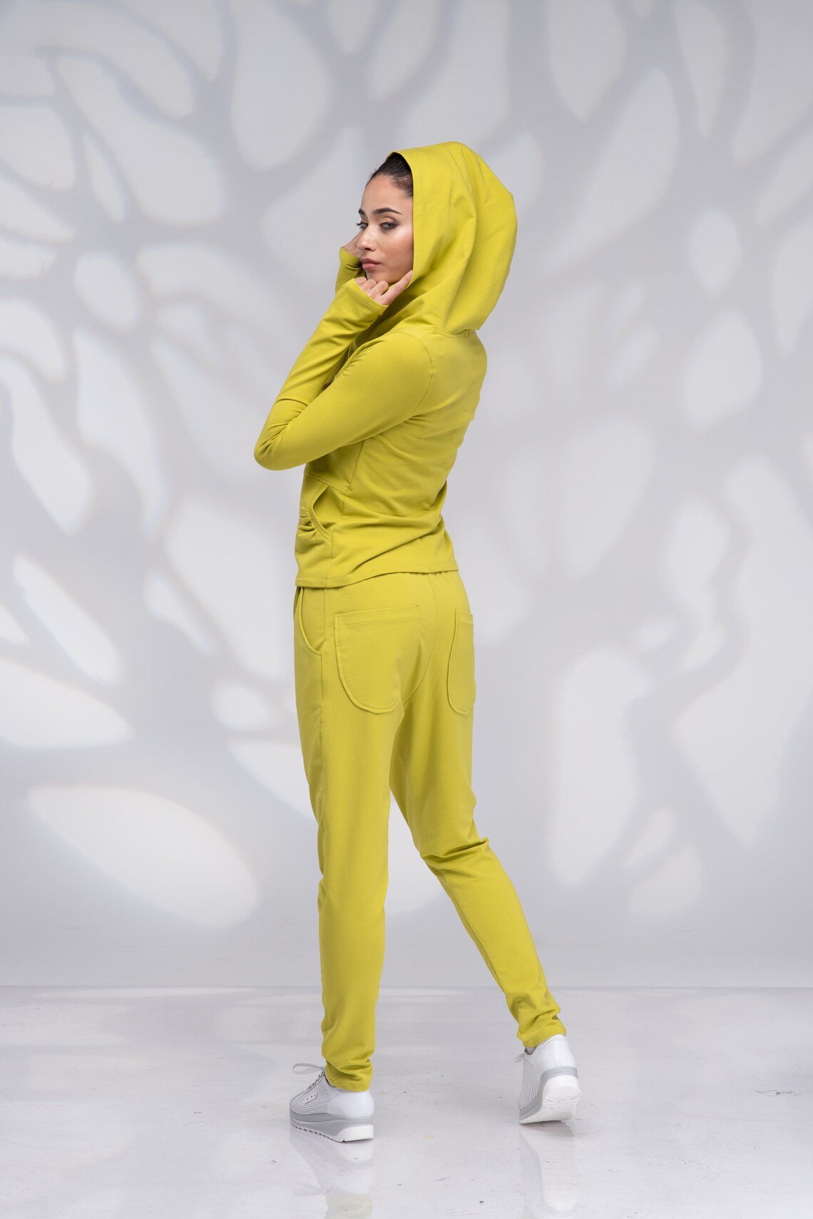Zip Up Hoodie Fitted Sweatshirt for Women With Thumb Hole Sleeve