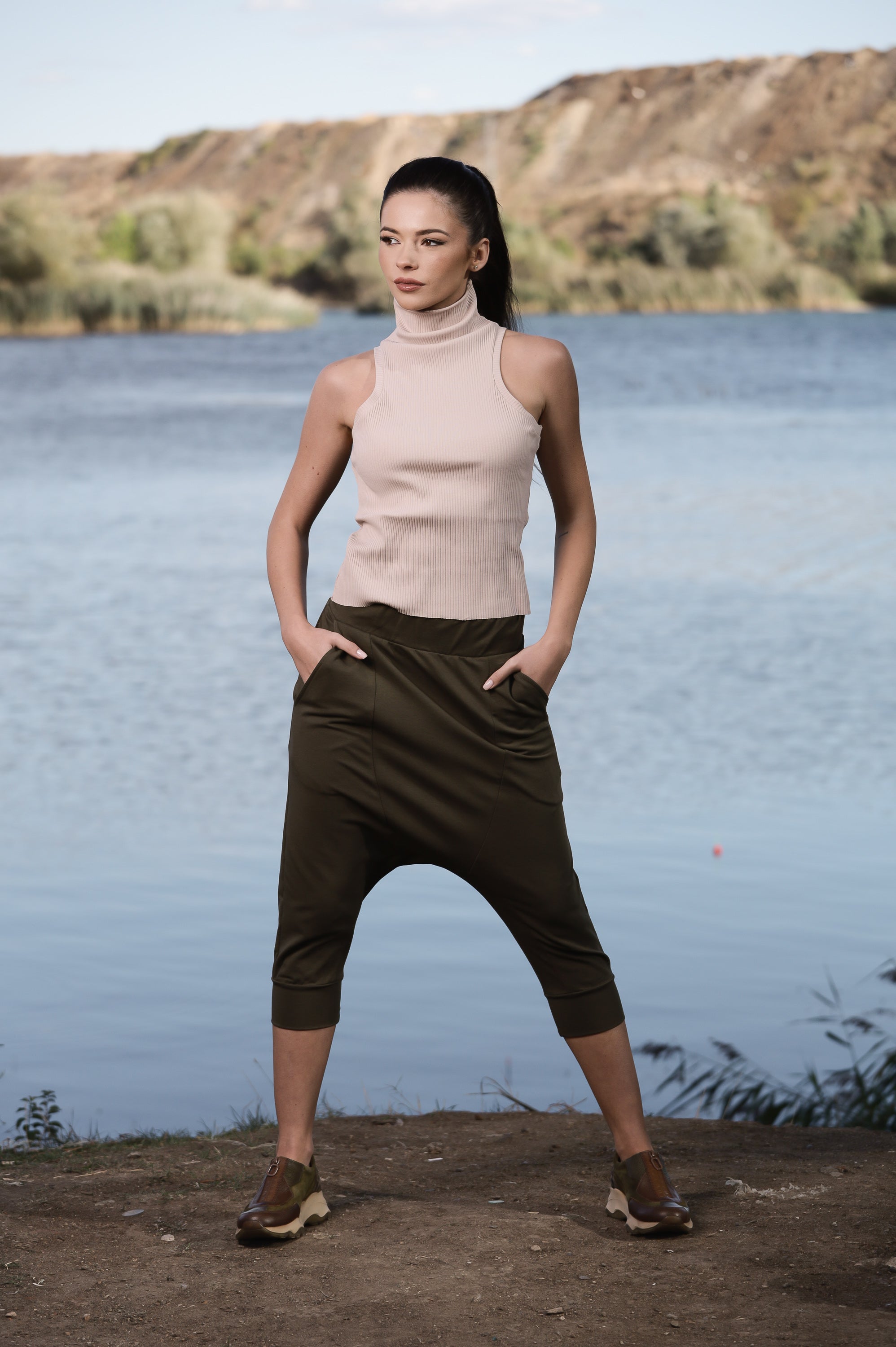 Beige Ribbed Sleeveless Turtleneck Top – Minimalist Knit Tank