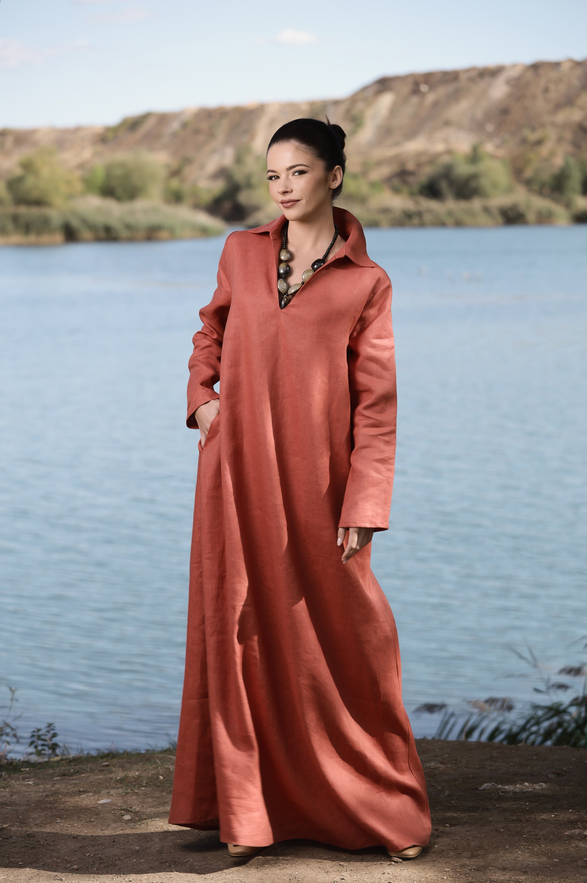 Linen Kaftan Dress for Women with Long Sleeves and V-neckline