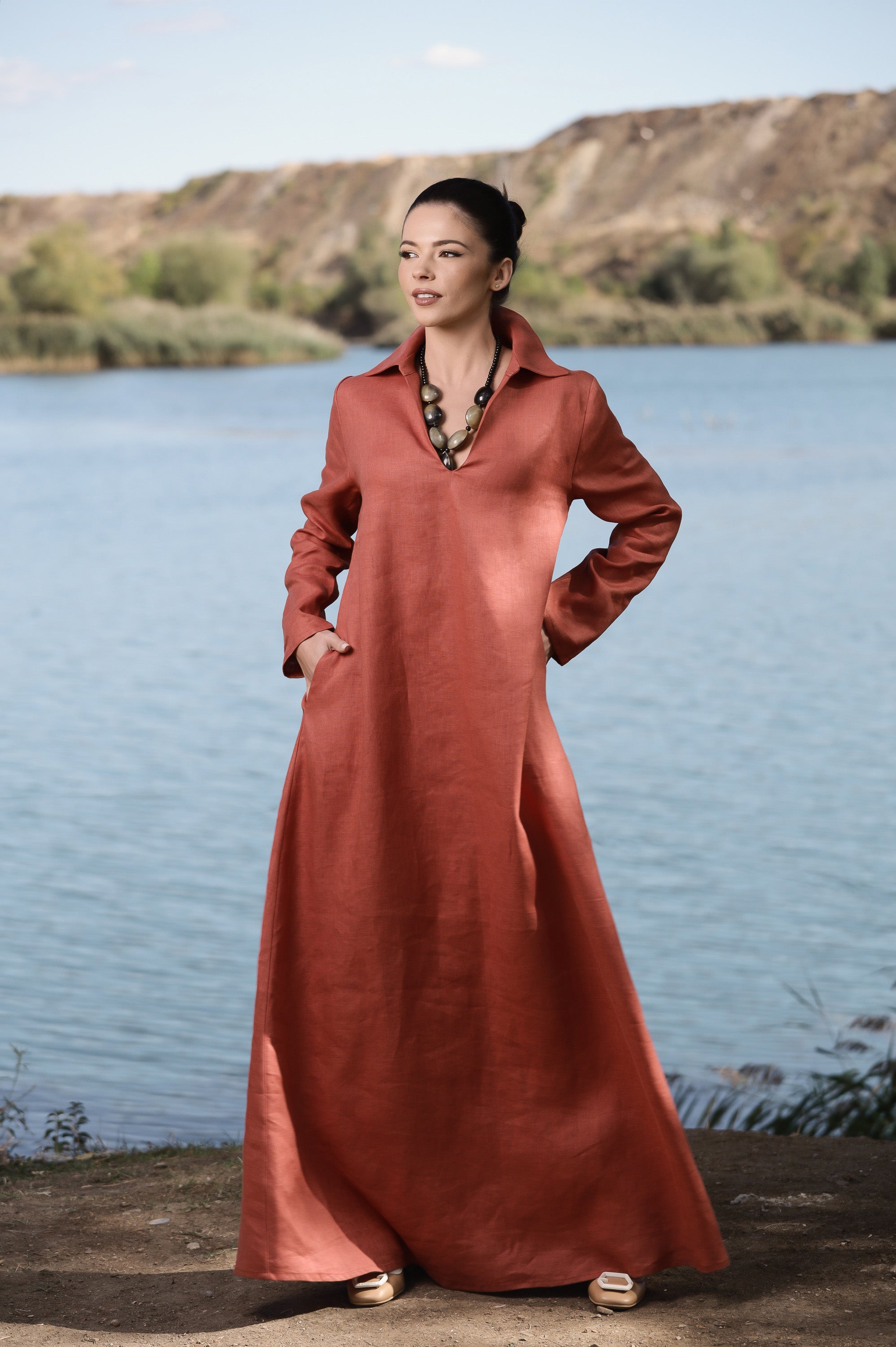 Linen Kaftan Dress for Women with Long Sleeves and V-neckline