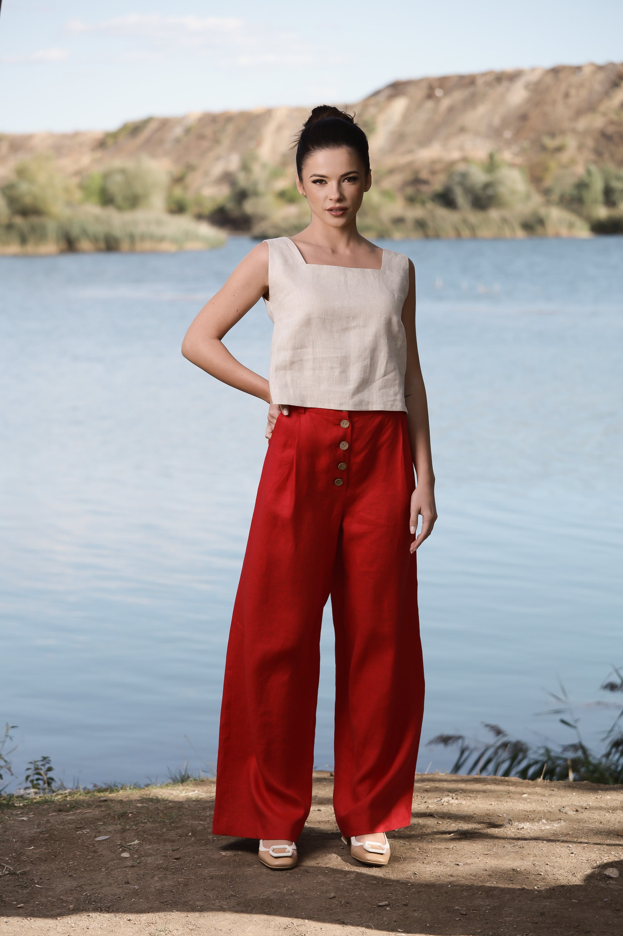 Natural Linen Crop Top – Minimalist Sleeveless Top with Square Neck