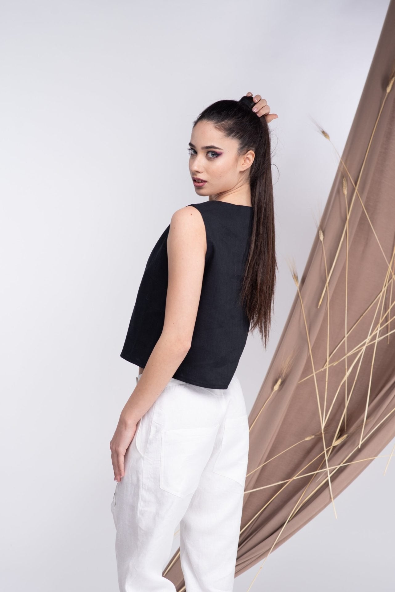 Linen Basic Sleeveless Crop Top