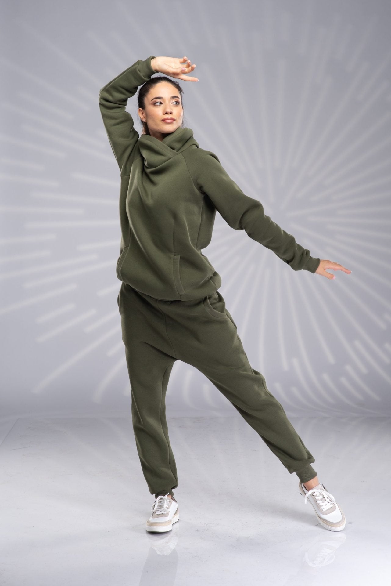 Sport Loungewear Set Turtleneck Sweatshirt and Loose Pants