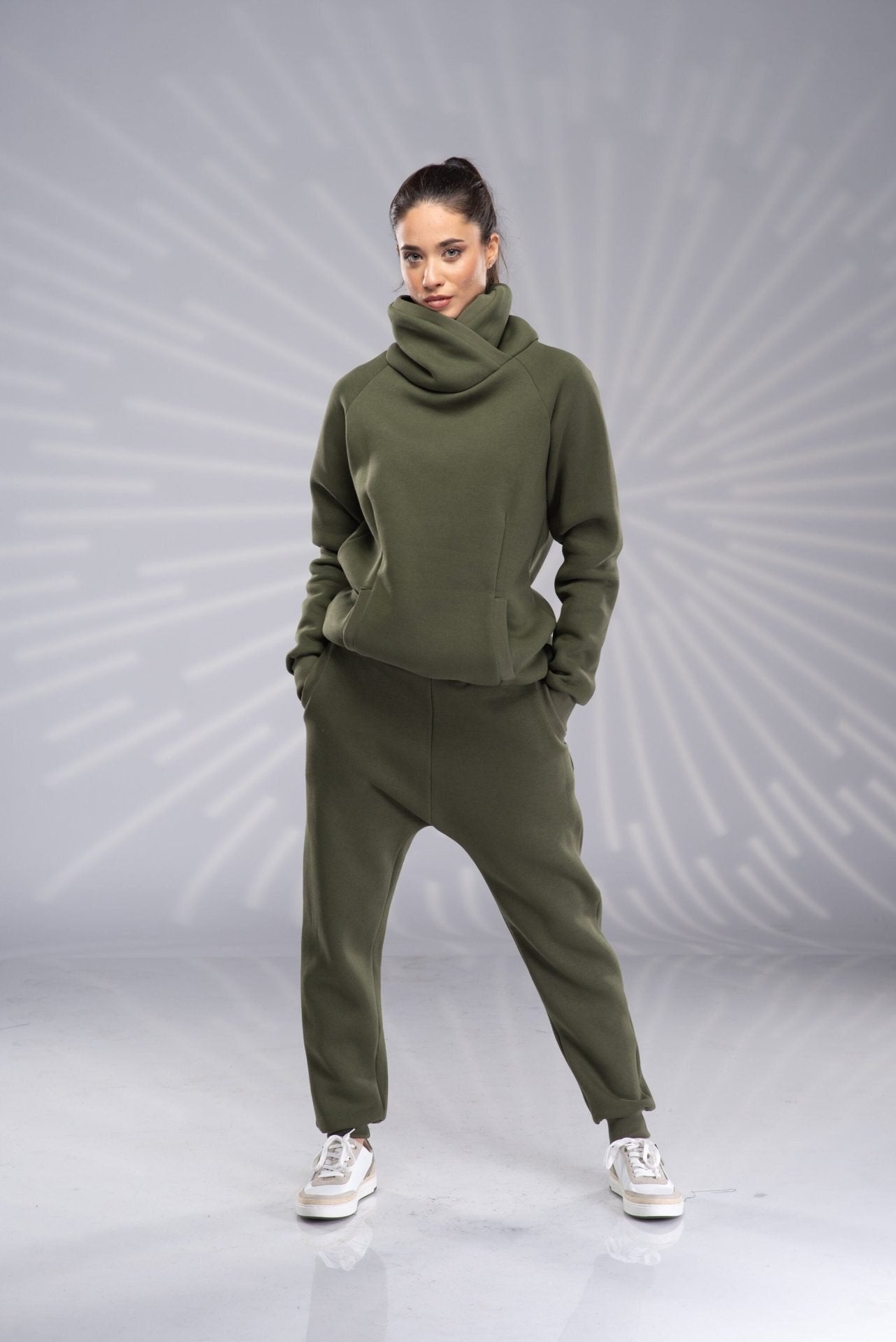 Sport Loungewear Set Turtleneck Sweatshirt and Loose Pants