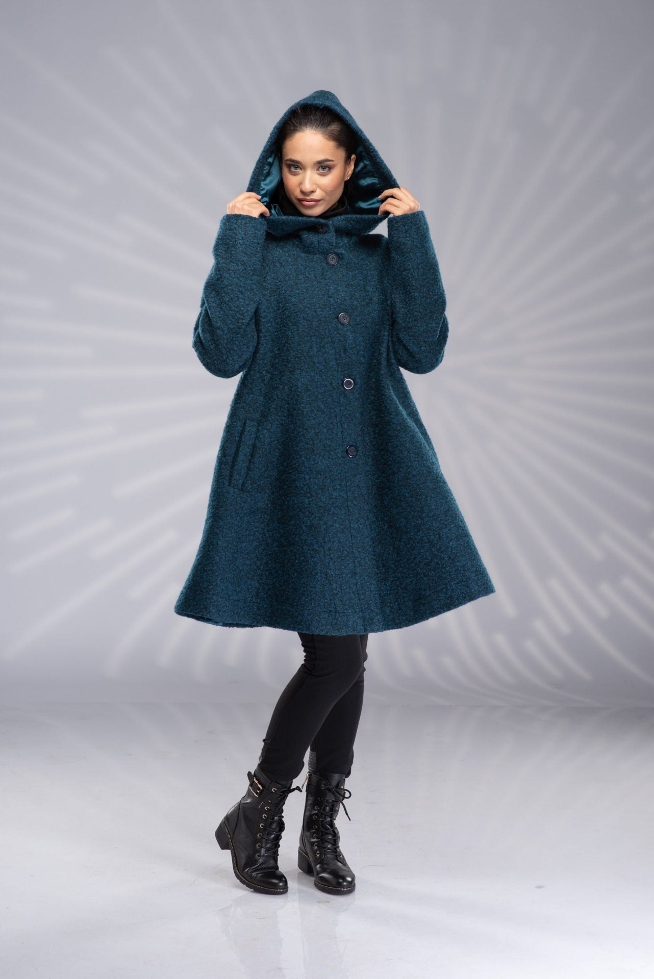 Short Wool Swing Hooded Winter Warm Coat with Lining