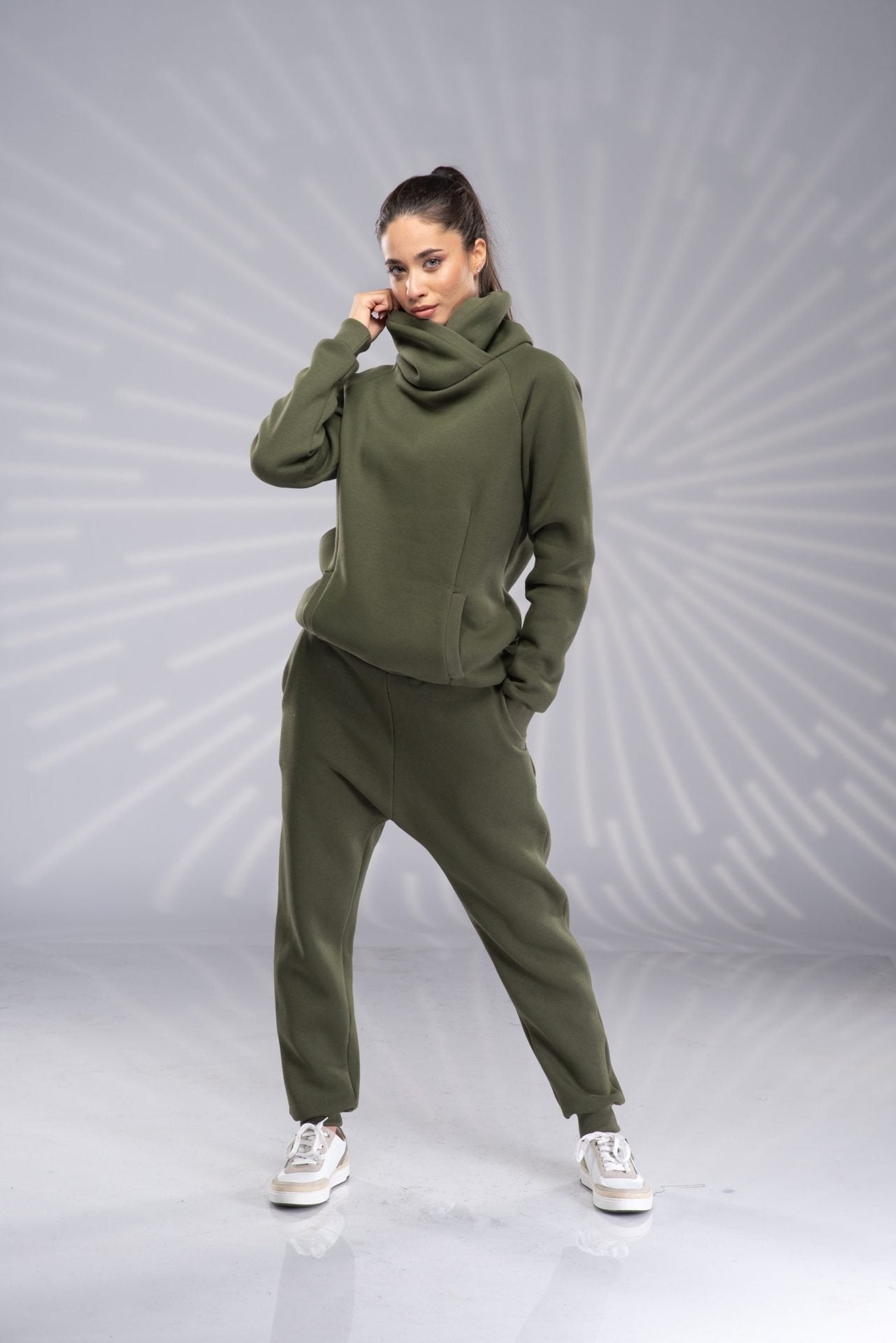 Sport Loungewear Set Turtleneck Sweatshirt and Loose Pants