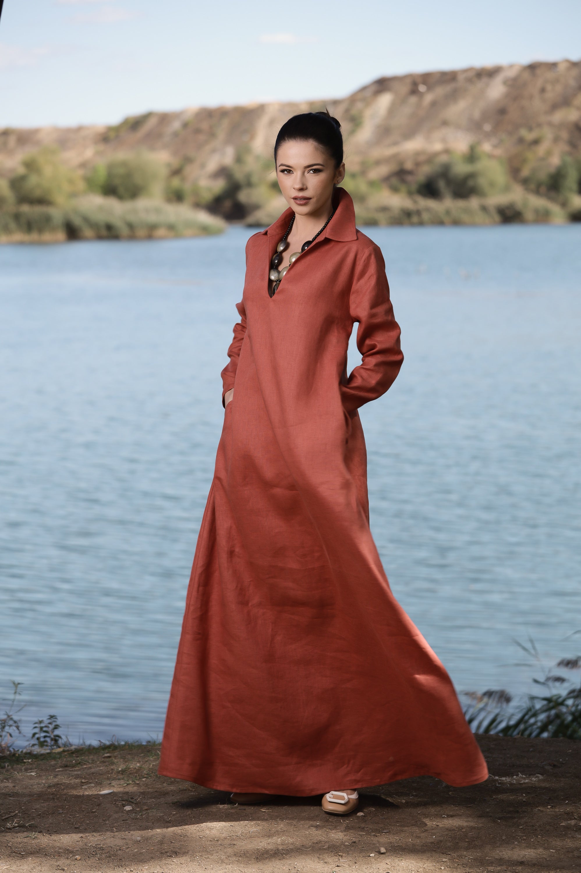 Linen Kaftan Dress for Women with Long Sleeves and V-neckline
