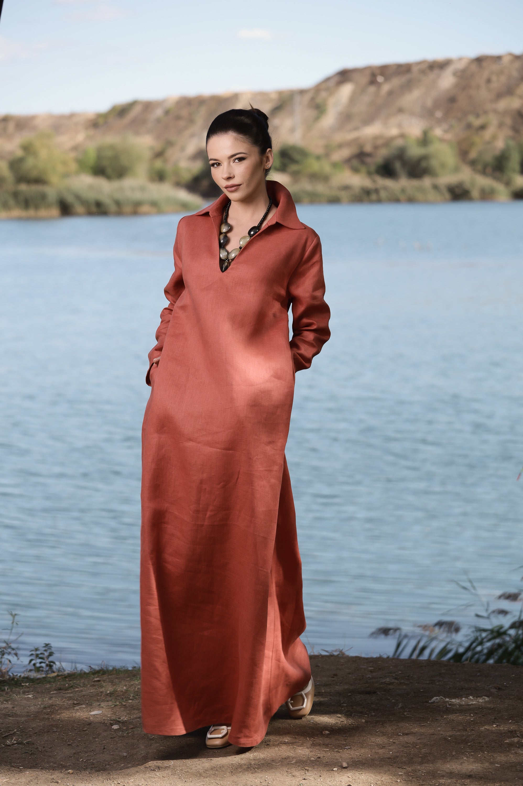 Linen Kaftan Dress for Women with Long Sleeves and V-neckline
