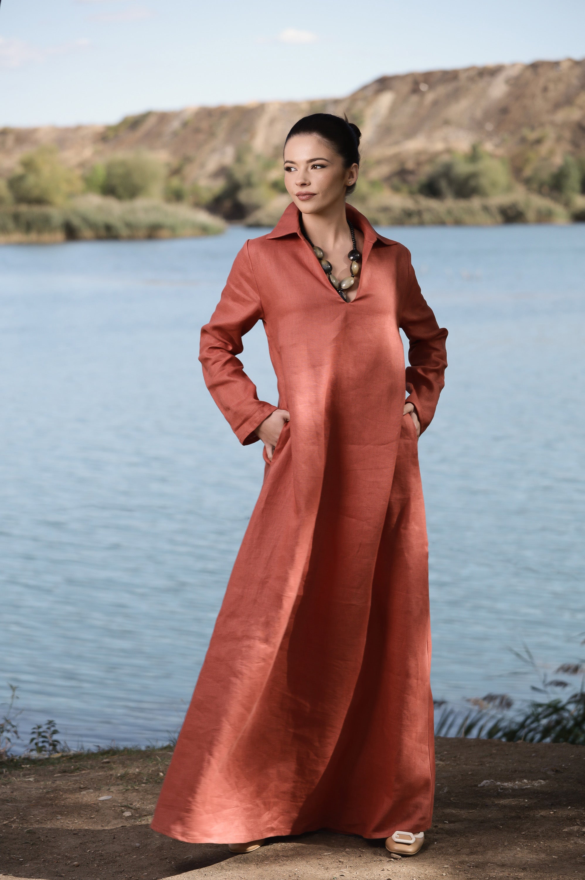 Linen Kaftan Dress for Women with Long Sleeves and V-neckline